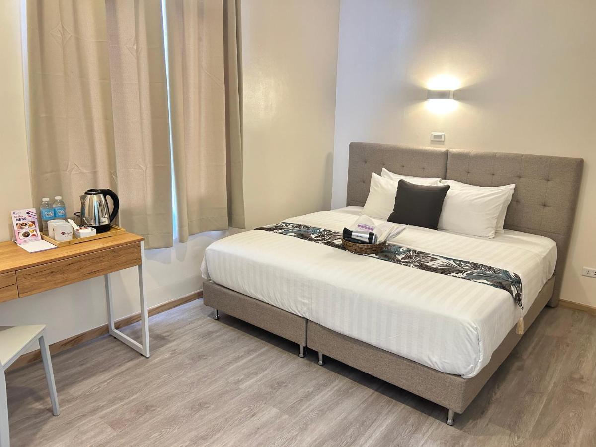 Myspace Hotel Comembo Taguig Esterno foto